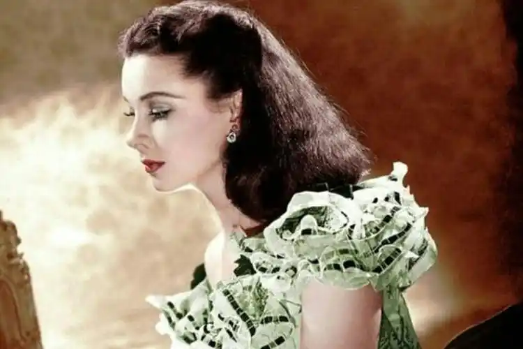 我见过的欧美最漂亮的女性是《乱世佳人》里的女主费雯丽,她在电影里