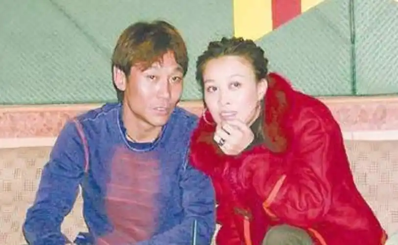 那英与高峰同居10年,还为他生儿子,为何转身嫁给了孟桐?