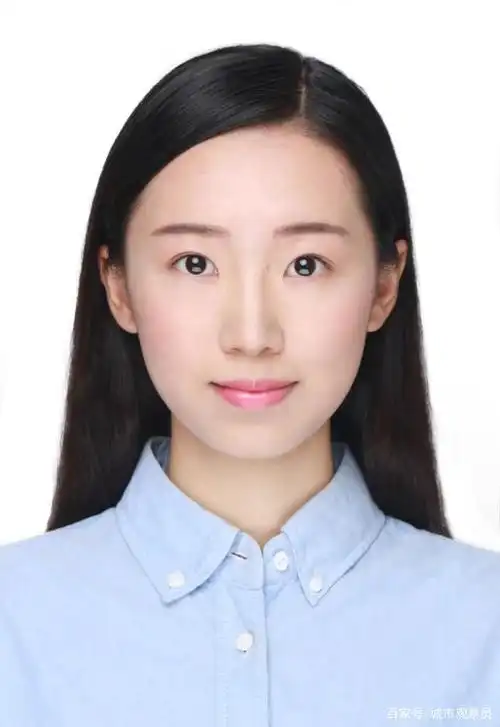 轻松摆出pose,露出笑脸,你负责你的美,摄影师瞬间记录你的甜! 证件照