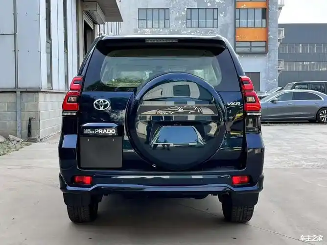 中东版霸道4000 v6 全新形象越野粗犷性格,打造出一股截然不同的王者