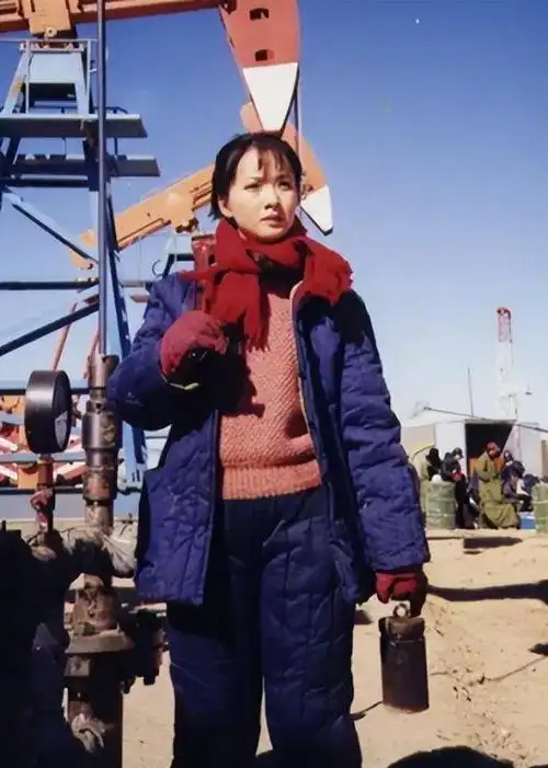 谢兰:21岁成名,丈夫为她做12年丁克,41岁意外怀孕的她现状如何