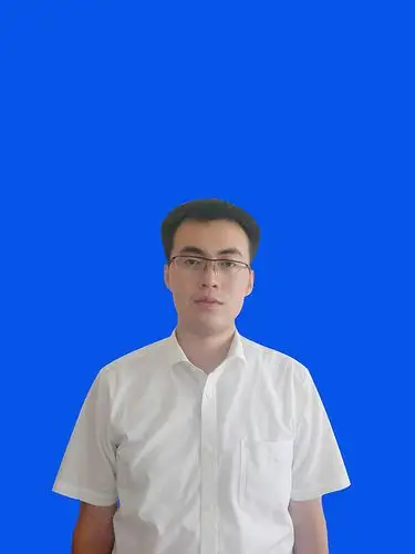 请帮忙p个两寸蓝底照片,480*640,30 大小 50,谢谢