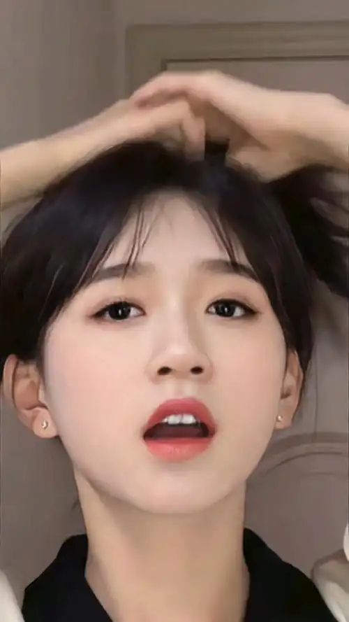 tina的情史:刘耀文的女朋友,被严浩翔求婚(失败),对马嘉祺的大钻戒不