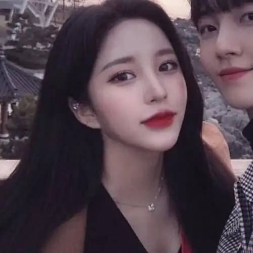 微信流行韩系情侣双人头像