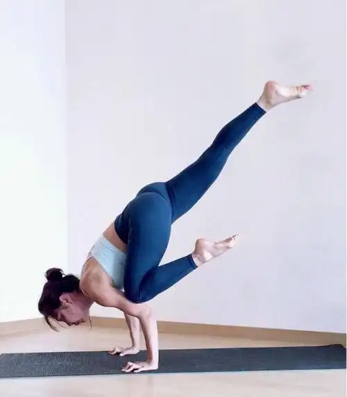 御姐范儿女神江疏影身材气质令人羡慕都是常健身的结晶