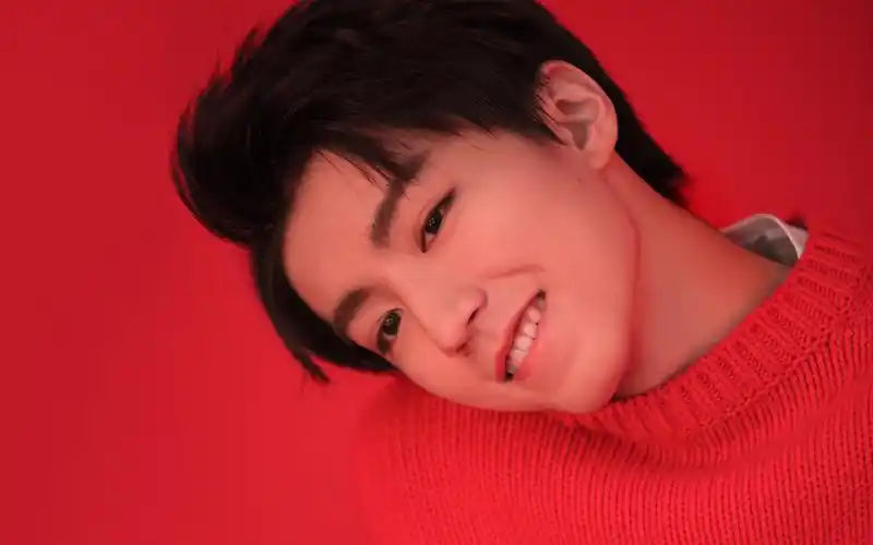 王俊凯新年帅气杂志写真图片桌面壁纸 _ 图片网