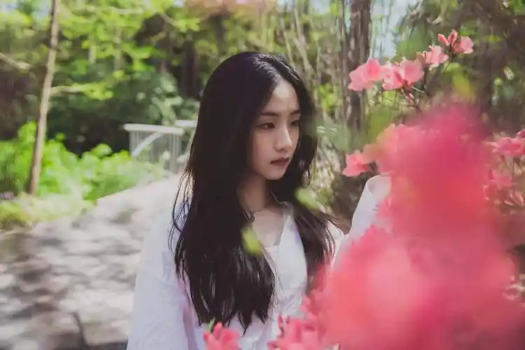郭沁再度演绎古风歌曲 《殇花落》上线不负期待_融合_大鱼_声音