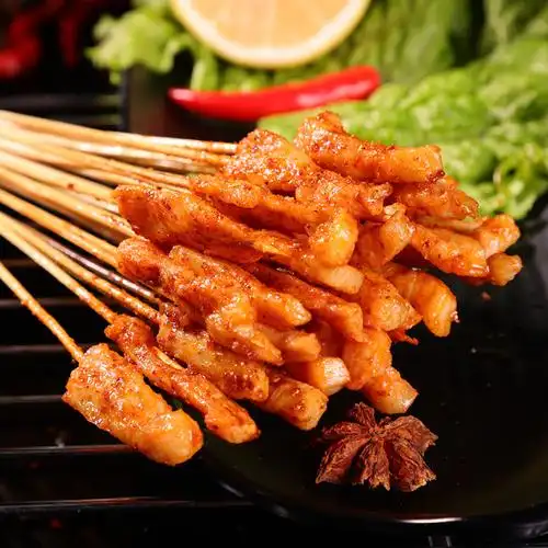 鸡肉小肉串串铁板铁板烧烧烤油炸串吃火锅食材鸡肉丸