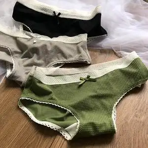 日系绿色内裤女可爱无痕冰丝少女生纯棉抗菌性感甜美蕾丝三角裤衩