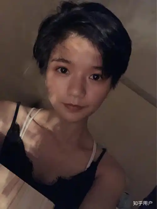 颜值一般肤色偏黑的女生适合剪超短发吗? - 知乎