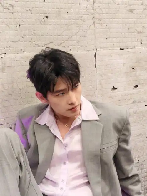 杨洋男大风##杨洋三亚日常随拍