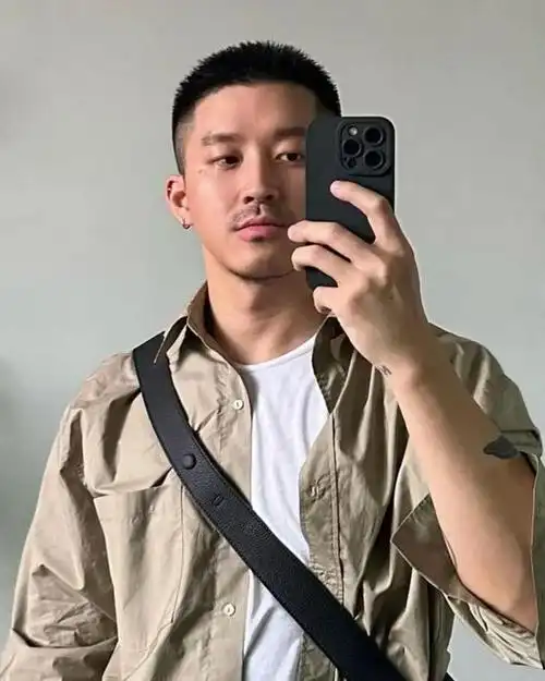 第1款:寸头发型