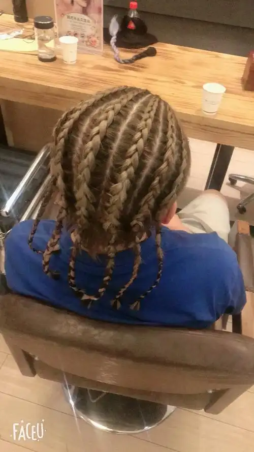 济南哪里能做地垄沟贴头辫,济南繁华地段宽厚里脏辫