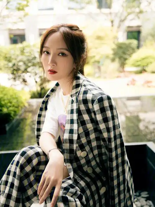 歌手及演员孟佳