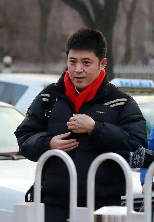 孙涛个人资料简介图片(孙涛:娶初恋30年无绯闻)