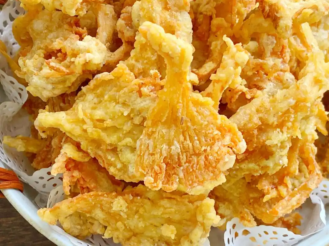 家常炸蘑菇,别直接裹浆,多做这一步,蘑菇香酥美味比肉还香