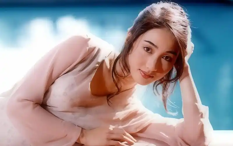 为艺术献身的女星 - 黎姿