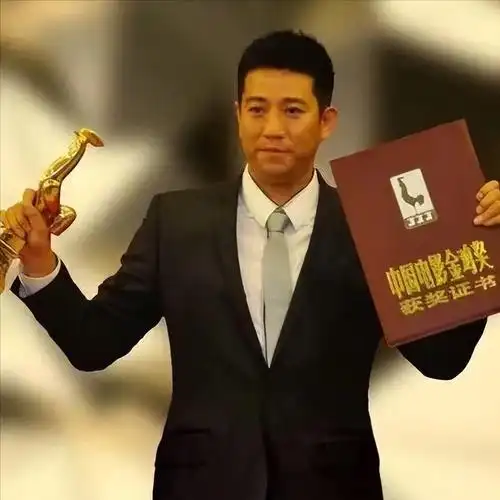 但很少有人知道蒋勤勤曾经的前男友,就是那个曾拍过红极一时的《金粉