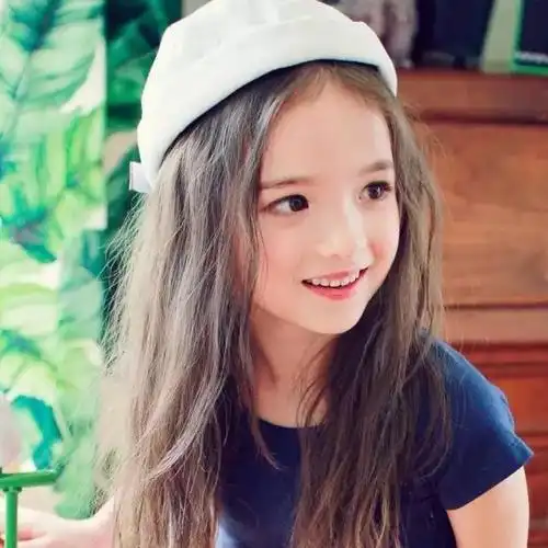 据说她是全世界最美的混血女孩