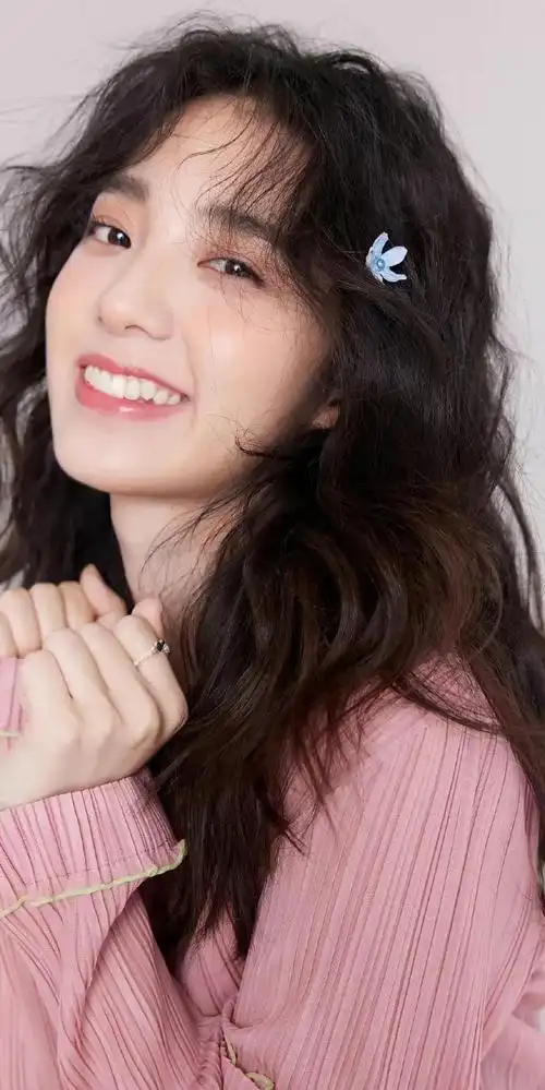 文雅秀丽的万鹏,明艳动人,甜美可爱的写真照!_高清图集_新浪网