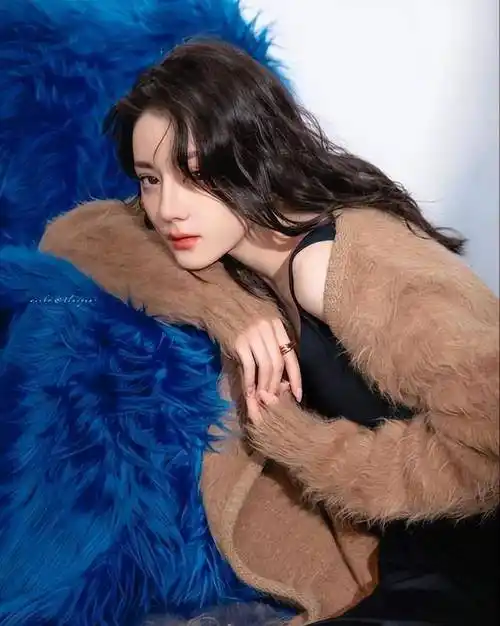 迪丽热巴被曝大瓜!国外生子被私家侦探拍到,孩子生父好像暴露?