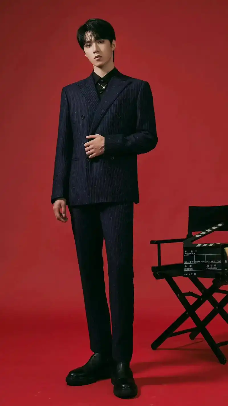 在脸这块就没输过.#时代少年团 #刘耀文 #红毯 #西装杀 - 抖音