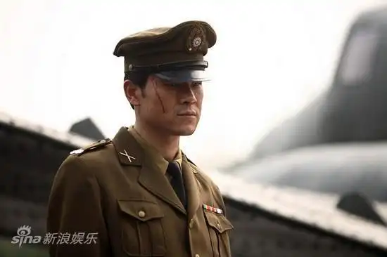 图文风声传奇上海热拍廖凡表情坚毅