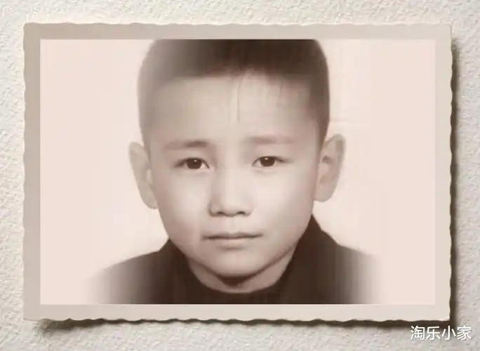 盘点25位明星童年照,周润发小时候超老成,do姐原来是肥妹仔!