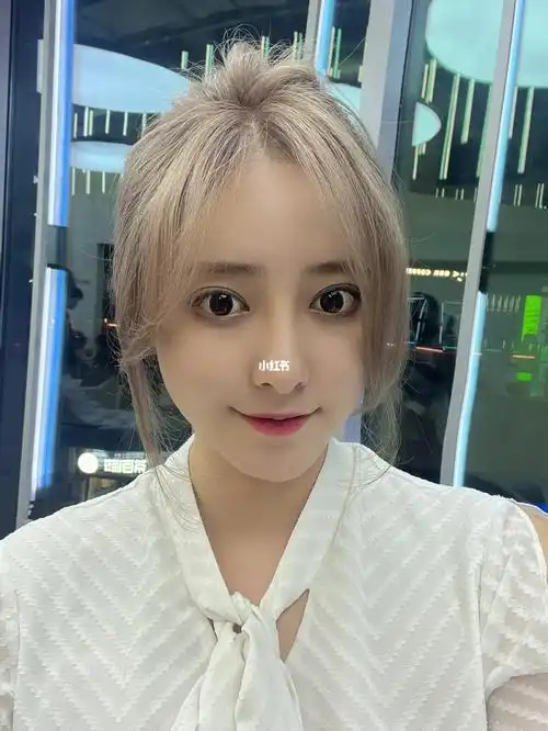 奶茶色漂发适合夏天的颜色