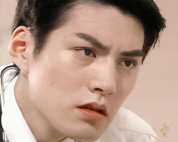 不管是长相还是气质,很难找出一个跟他相及的_严屹宽_顶流_巅峰