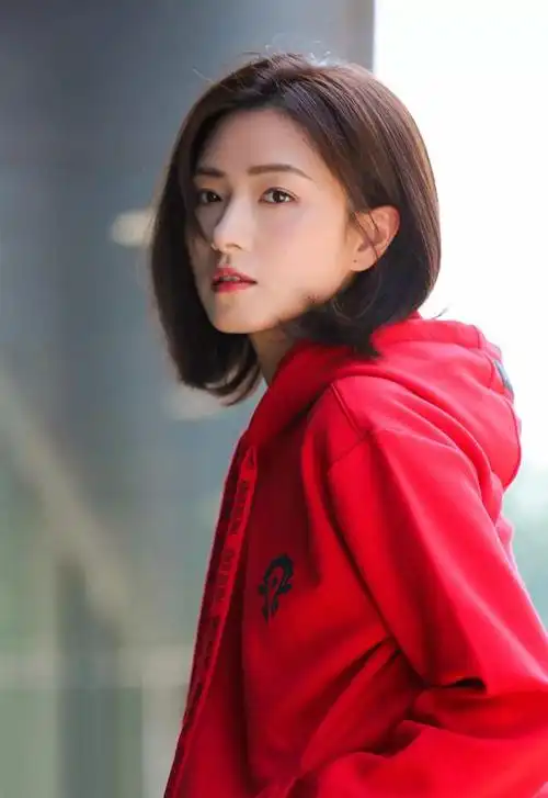 留长发的万茜有多美赛场上跑步的她好有少女感