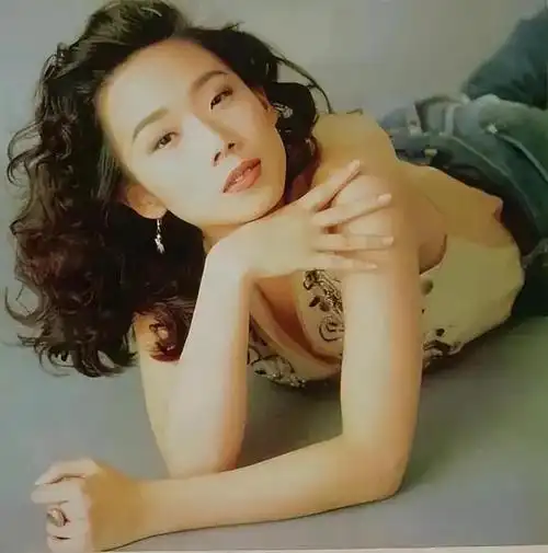 纪实歌手林忆莲情感经历丰富如今57岁却仍是孤单一人