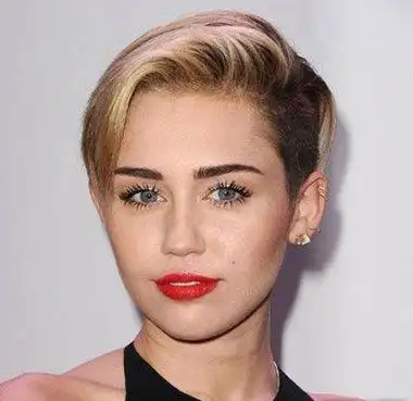 盖刘海两边铲青淑女变魔女2019非主流女生最新款铲青头短发设计