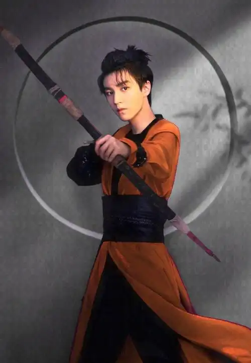 tfboys武侠风写真#古风少年上线!每一年的成长都有迹可循!