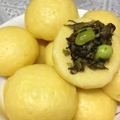 dudududuuurian做的榄菜豆角窝窝头
