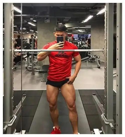 泰国最帅和尚还俗了日常爱秀8块腹肌人鱼线还是个200斤的胖子