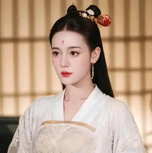 个人认为,热巴还是很适合古装造型的……|迪丽热巴|皇后_新浪新闻
