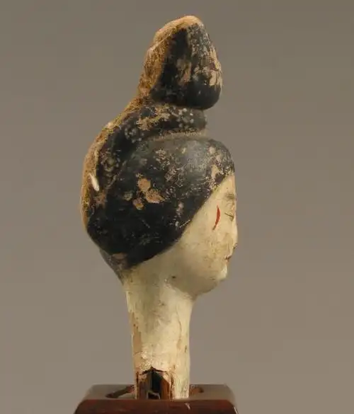 补 转载 央视新闻《文博日历》 2023年5月25日 唐代"贵妇姐姐妆"怎么