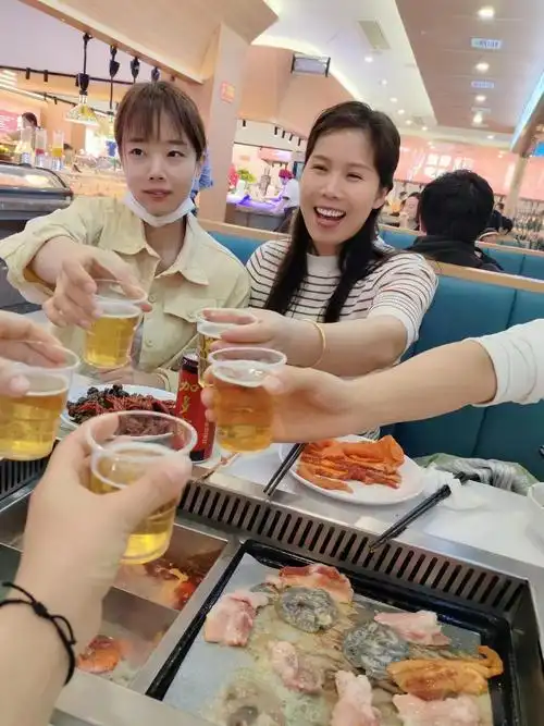 下班后和闺蜜喝酒发朋友圈的句子