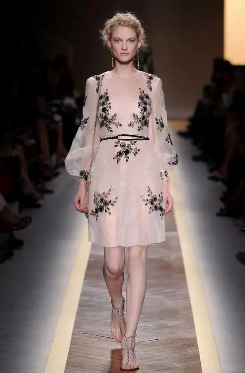 青颜的相册微信运营欧洲站高端精品女装