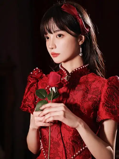 敬酒服2022酒红色新娘订婚连衣裙小个子旗袍婚纱huns气质回门礼服