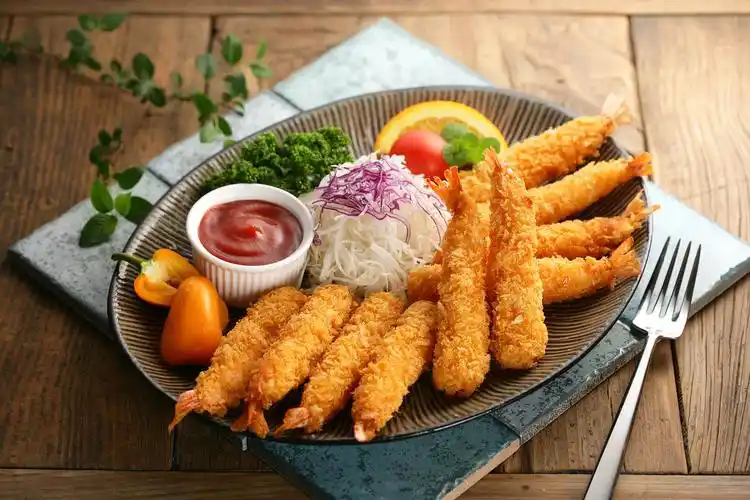 喜欢吃肉食,油炸食品,甜食长胖最大的一个原因就是吃,特别是吃一些高