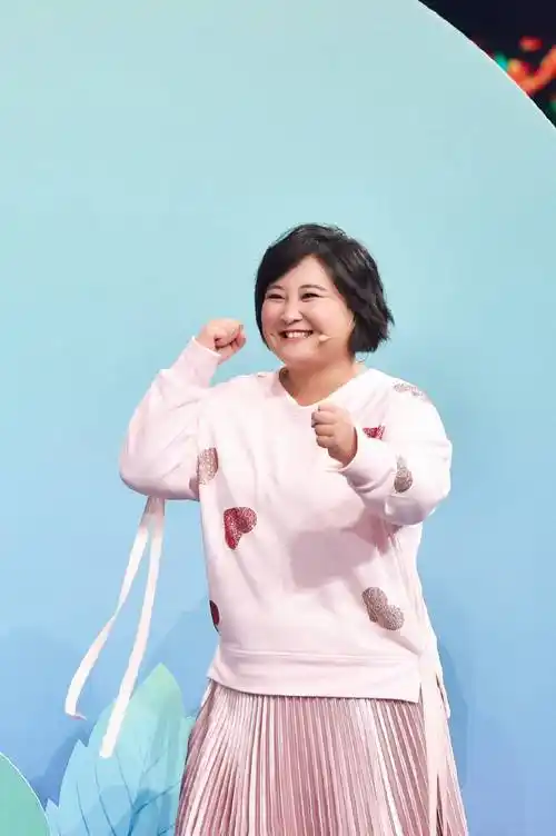 体重跌破200斤!贾玲瘦身数十斤,看起来与之前判若两人!