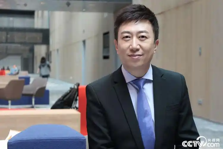 陈伟鸿,中央电视台cctv-2财经频道主持人.上一图集下一图集