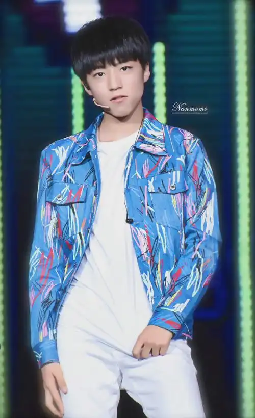 王俊凯超话纪念下十五岁那年今日小俊的第一个舞台个人solo.