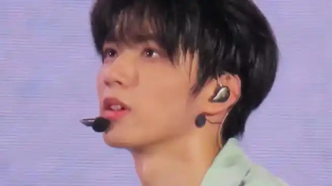 刘耀文唱情歌朝着满月的方向哭了##时代少年团-刘耀文last night