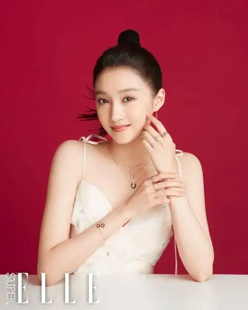 不如就此来感受一下fred斐登中国pretty woman代言人关晓彤的七夕"饰"