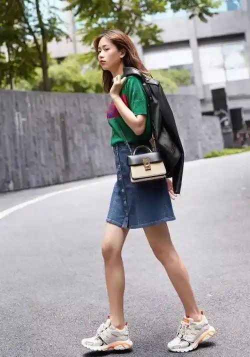 原创三种外套老爹鞋的搭配只需照着穿让你轻松跻身时尚达人