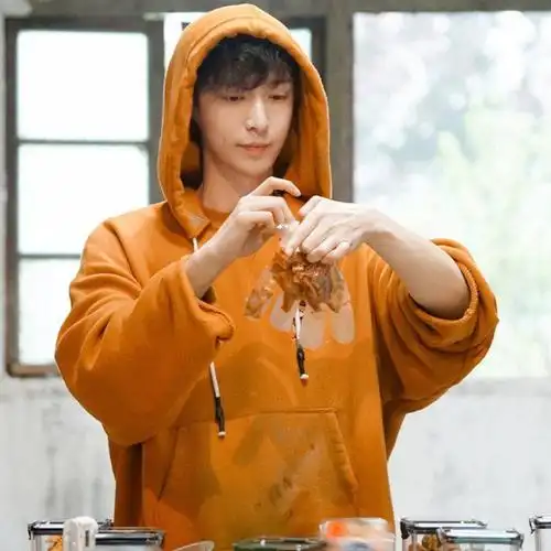 向往的生活张艺兴同款桔色卫衣男2021秋季韩版外套连帽宽松帽衫女