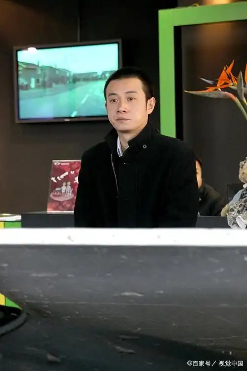 离开马伊琍以后原来文章还喜欢短发女生